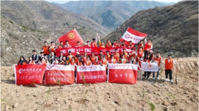 “美丽中国青春行动” 乐动(中国)官方网站师生开展植树节活动_fororder_微信图片_20230313151201