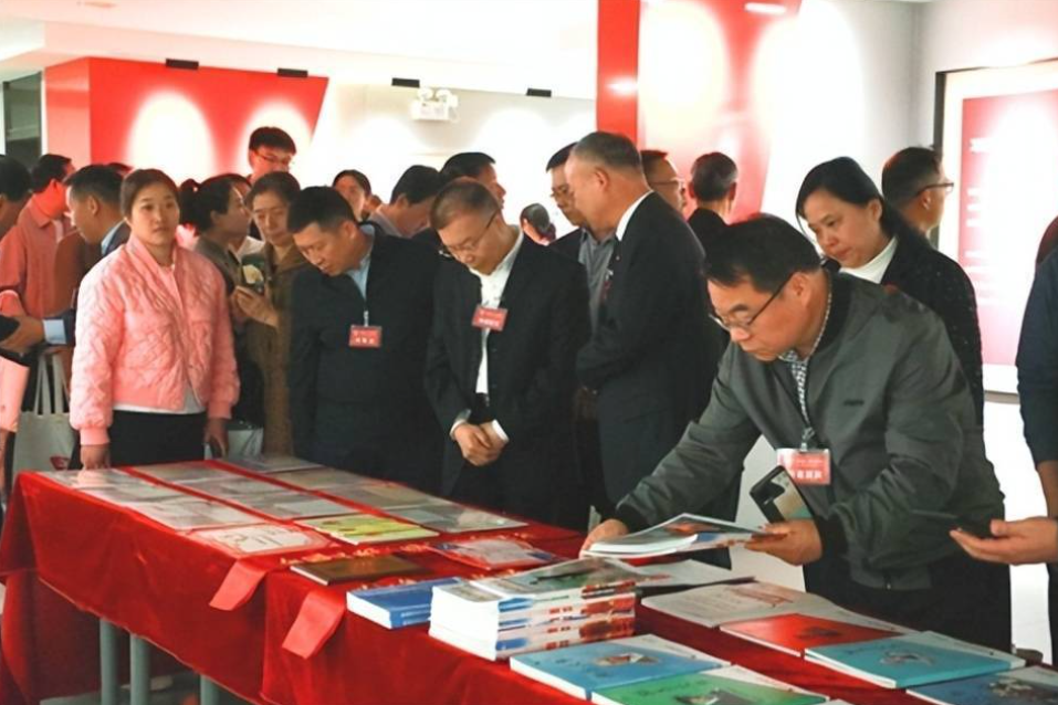 点击图片进入下一页 image.png